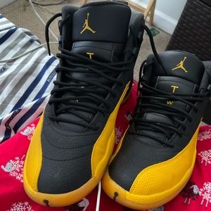 Jordan 12 black taxi